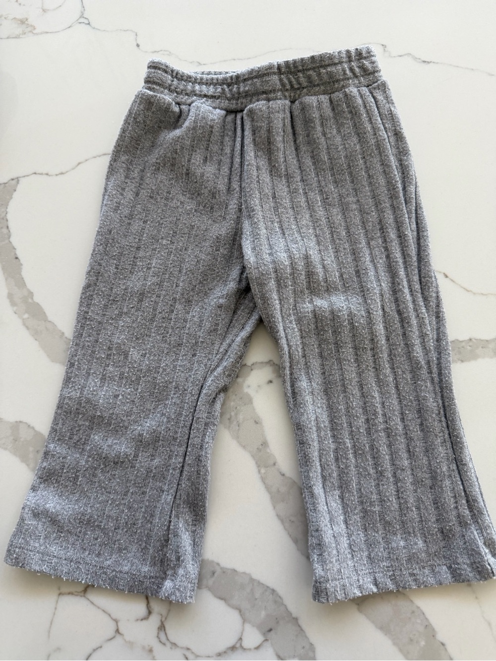 Rylee + Cru Girl’s Gray Ribbed Set - Picture 4 of 4